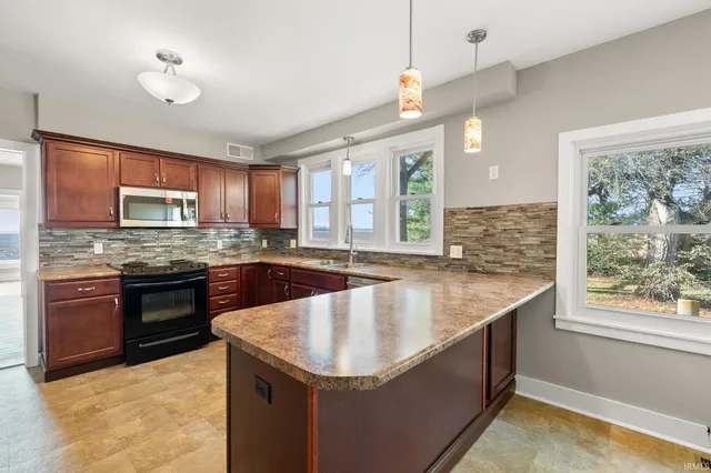 $350,000 | 1656 West 300 South, Huntington, IN 46750