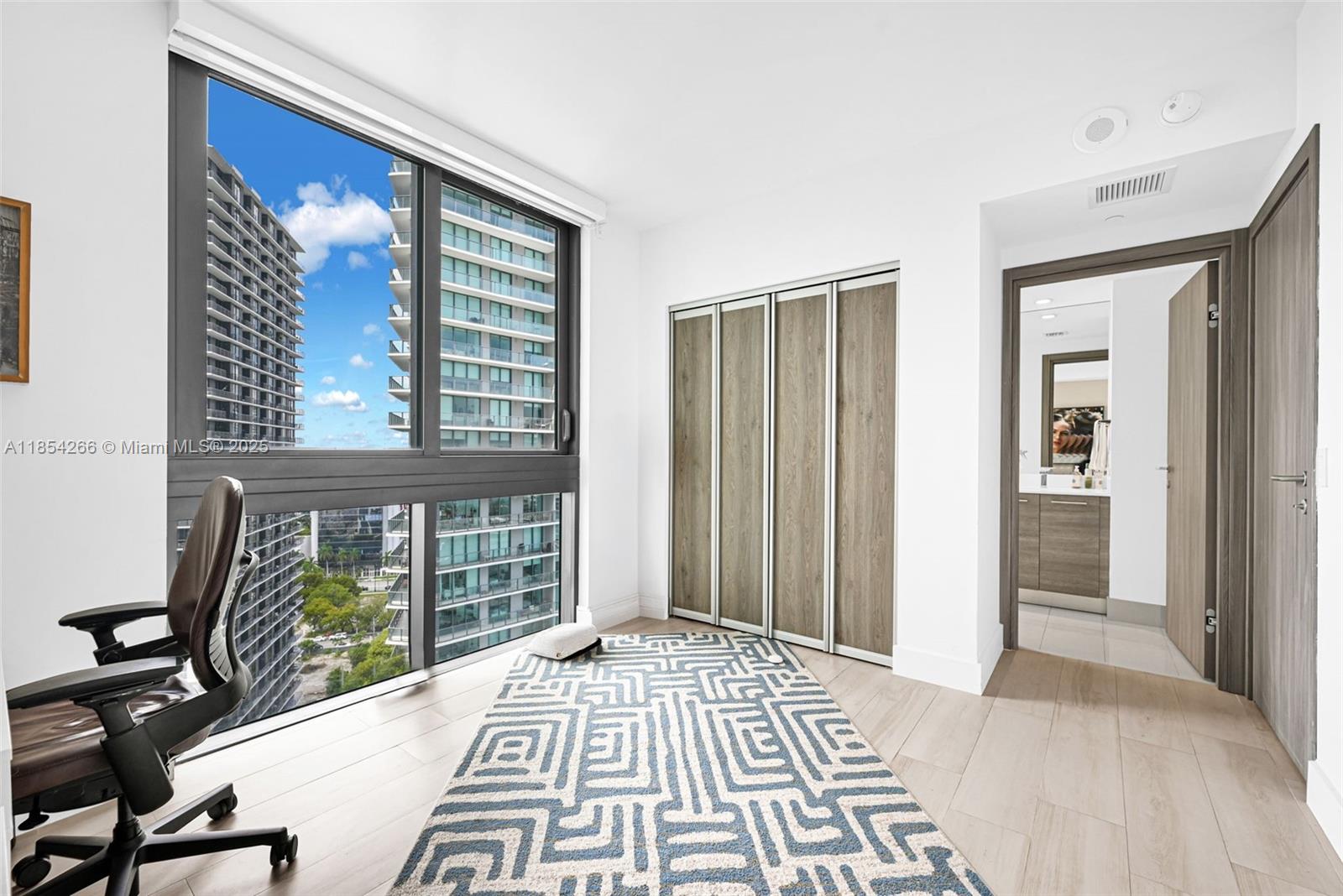 650 Northeast 32nd Street, Unit 2201 Miami, FL 33137 - Photo 21 of 35 a view of a room with a porch