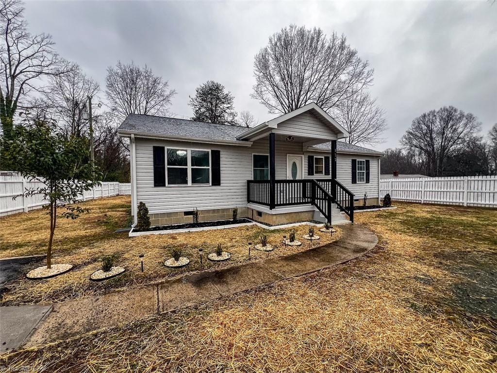 822 Sellars Mill Road Burlington, NC 27217 - Photo 2 of 25 Gallery Image 2