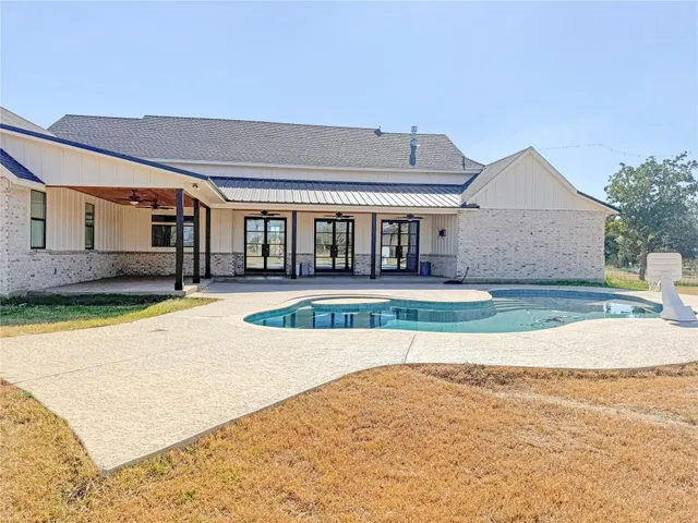 $1,260,000 | 1215 Private Road 7039, Lexington, TX 78947