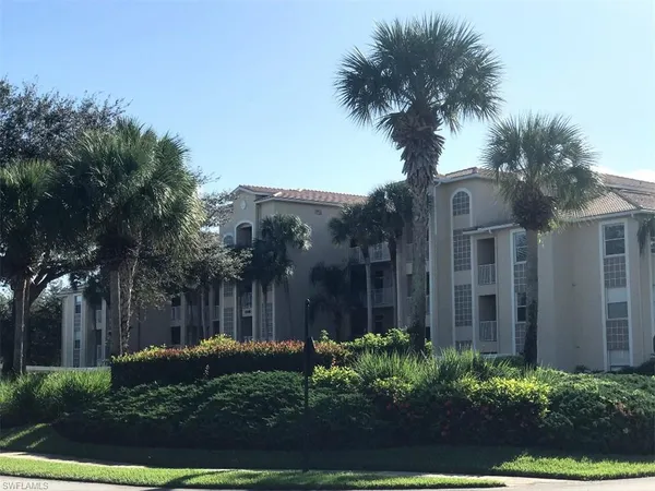 $280,000 | 8680 Cedar Hammock Circle, Unit 122, Naples, FL 34112