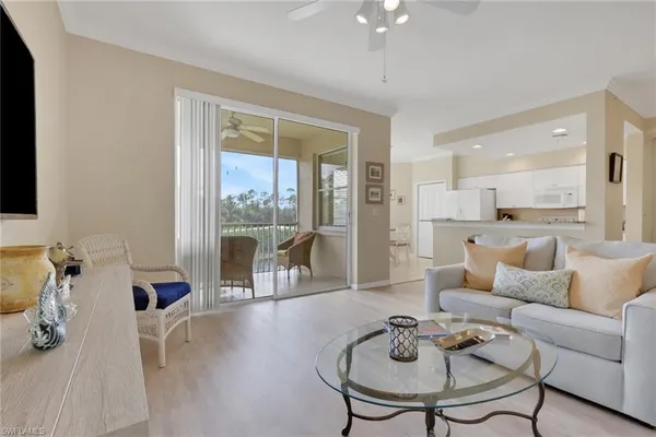 $280,000 | 8680 Cedar Hammock Circle, Unit 122, Naples, FL 34112
