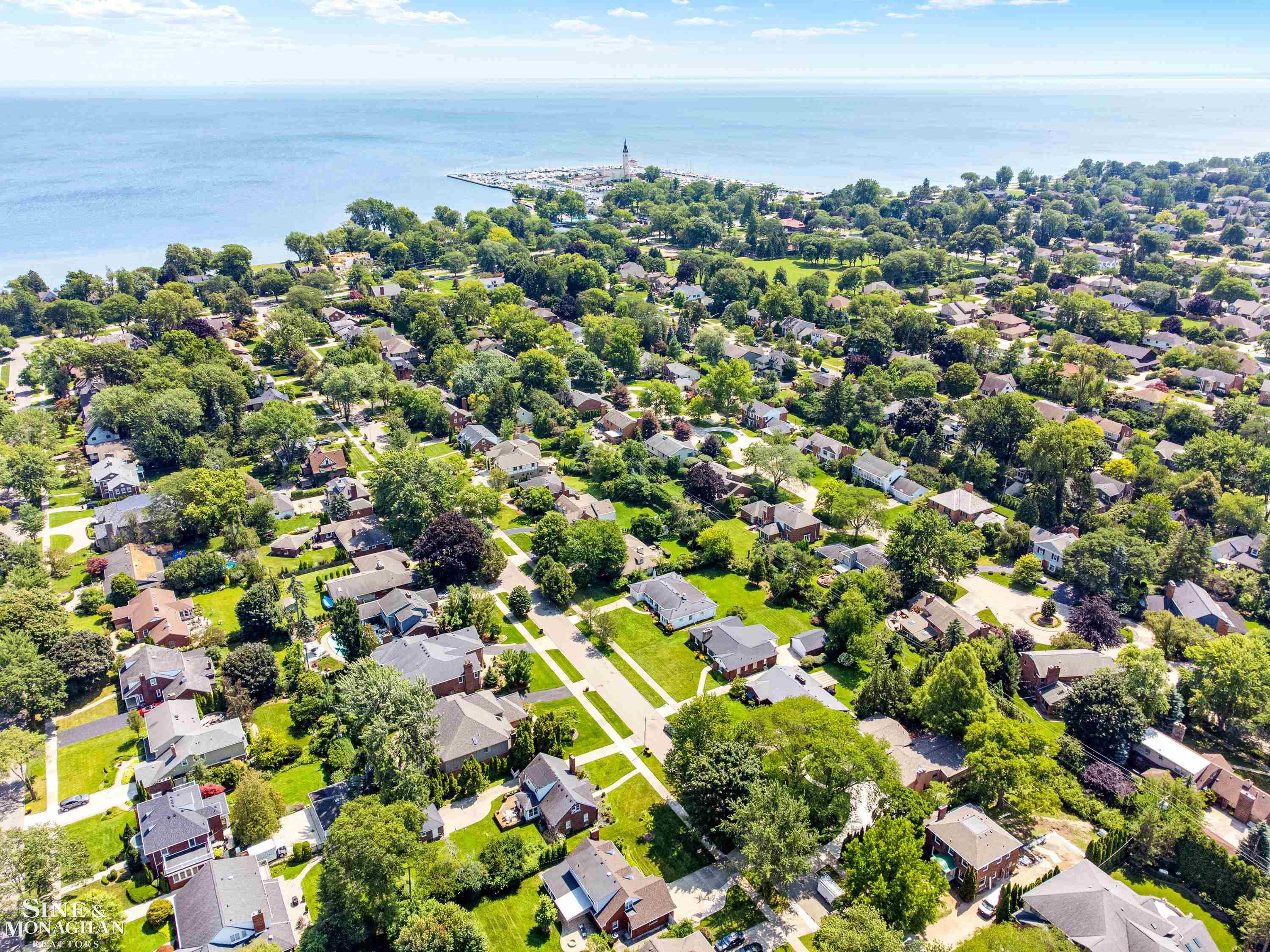 73 Hampton Road Grosse Pointe, MI 48236 - Photo 47 of 48 50120168-49.JPG