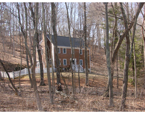 12 River Road Merrimac, MA 01860 - Photo 27 of 28 a backyard of a house with table and chairs