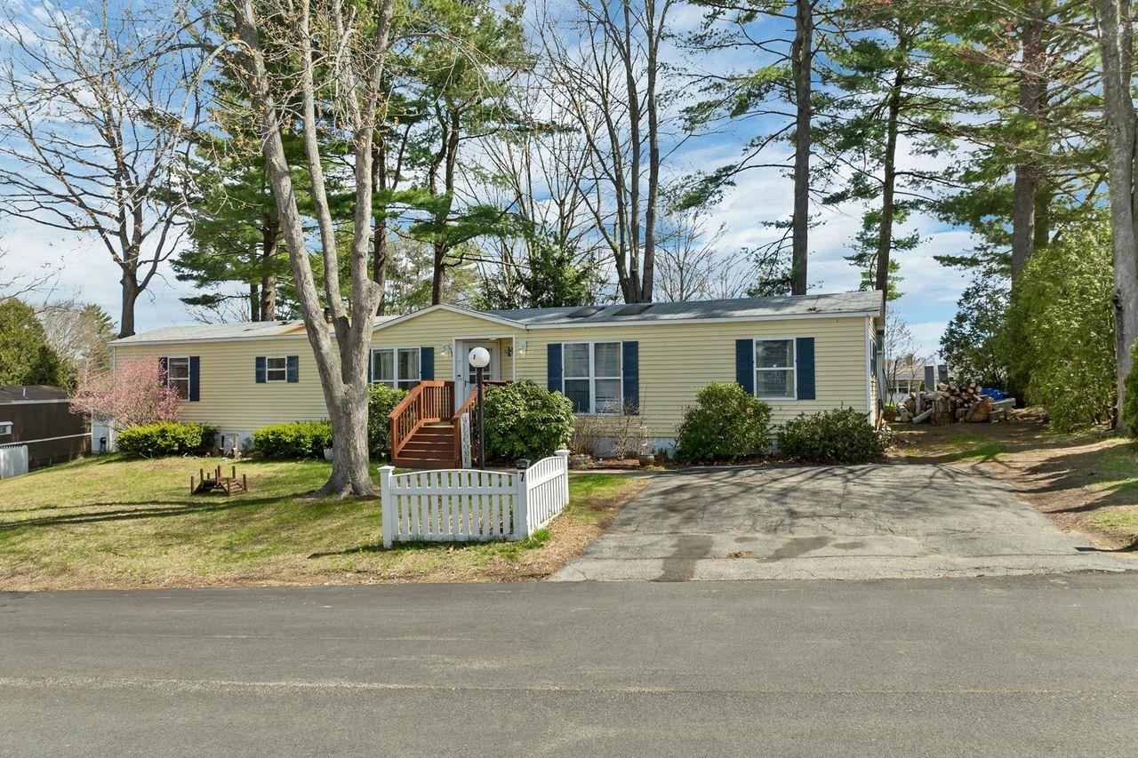 7 North Dewberry Rochester, NH 03867 - Photo 1 of 45