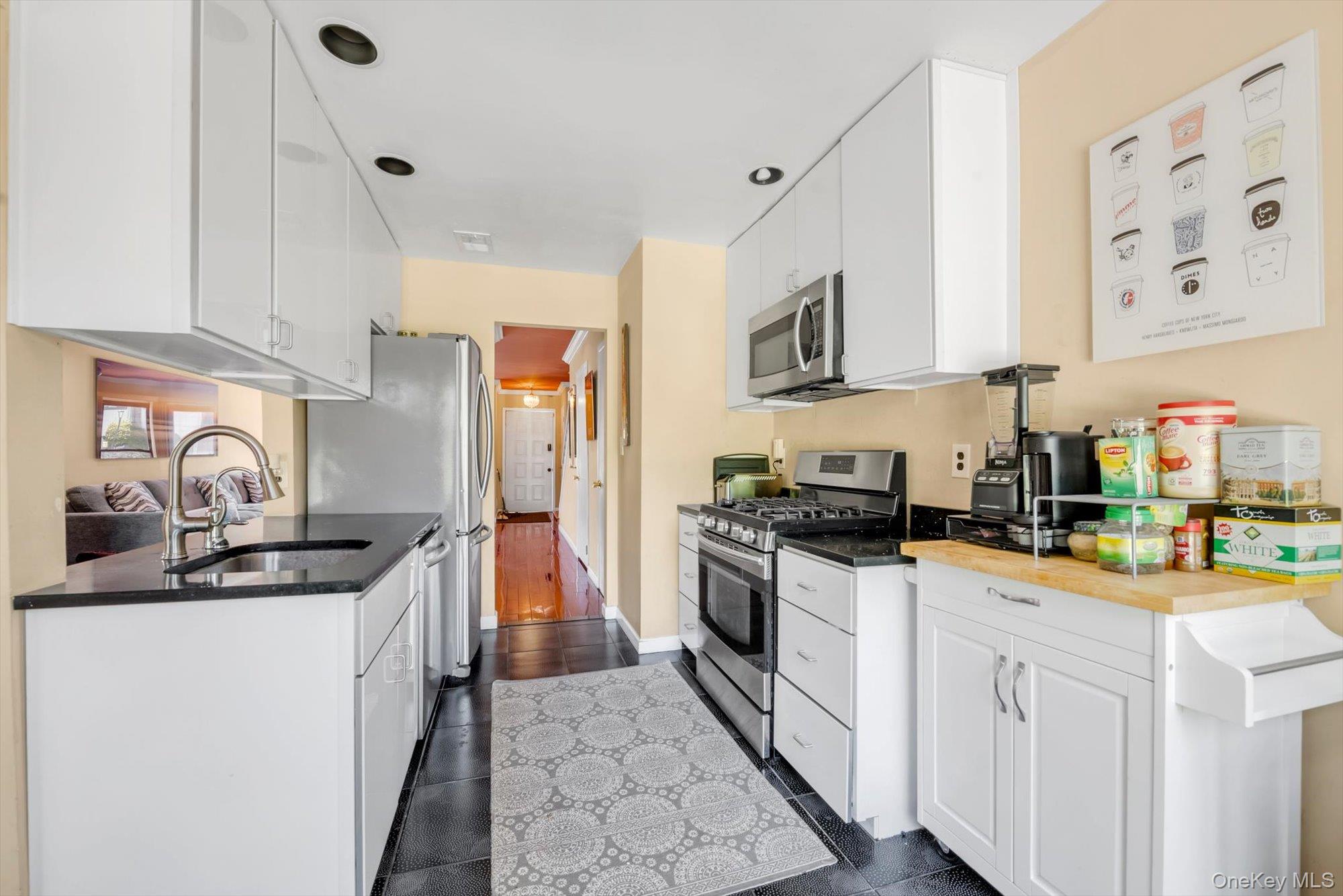 14 Vanderbilt Way, Unit 14 Valley Stream, NY 11581 - Photo 6 of 16