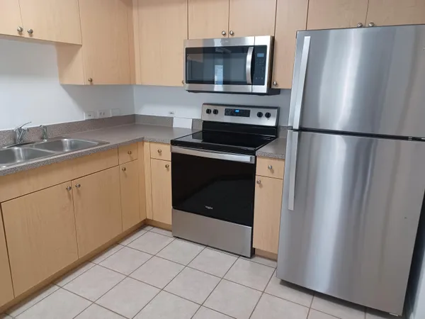 $2,400 | 215 Villa Circle, Boynton Beach, FL 33435