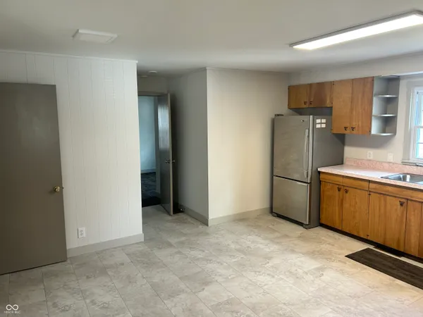 $1,800 | 472 North 17th Street, Noblesville, IN 46060