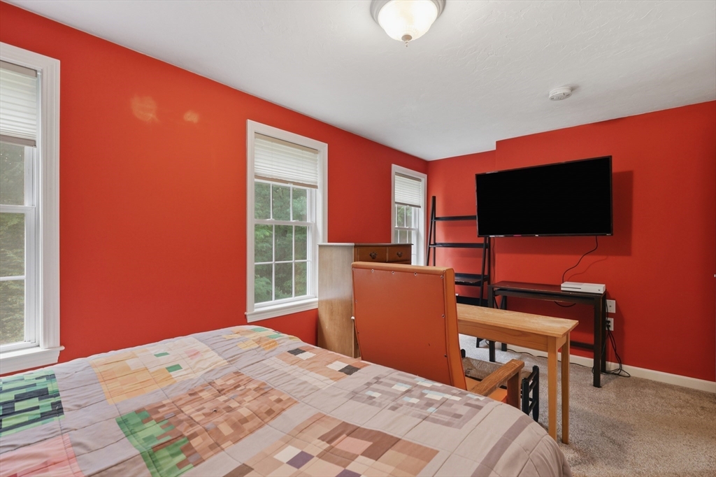115 Hunter Road Uxbridge, MA 01569 - Photo 27 of 38