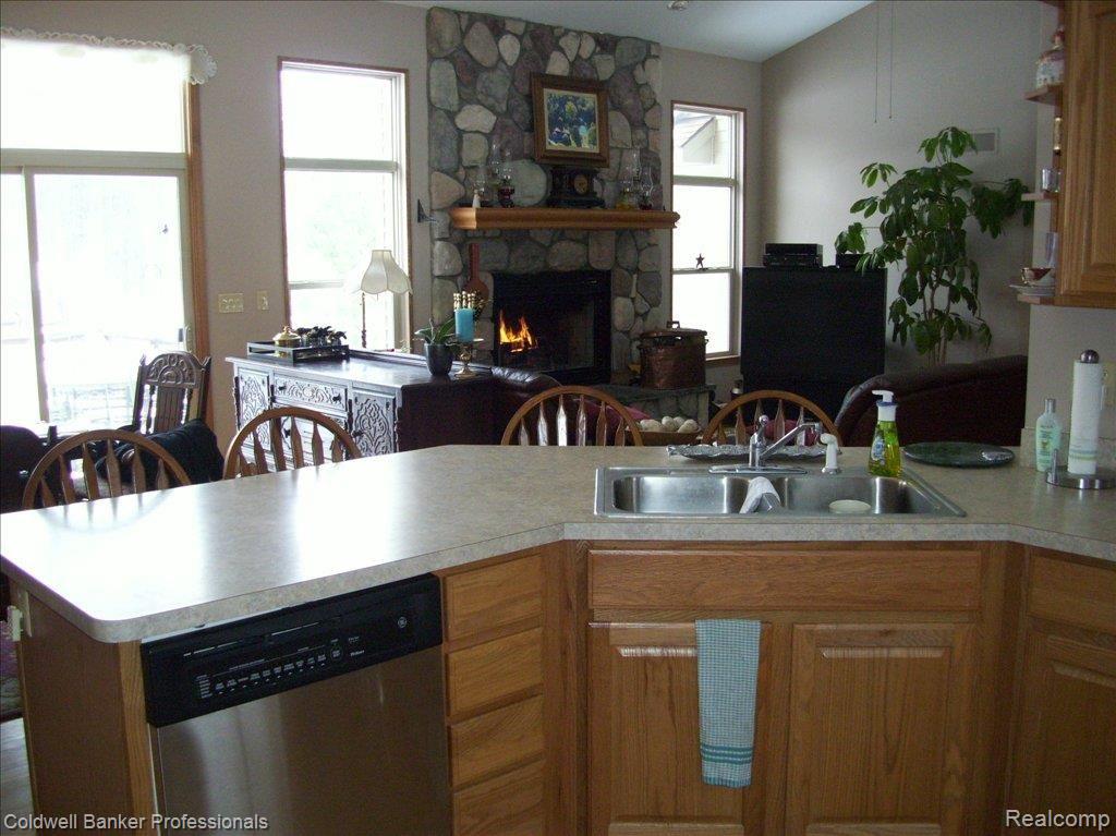 3470 Hagerman Road Leonard, MI 48367 - Photo 6 of 21 Kitchen