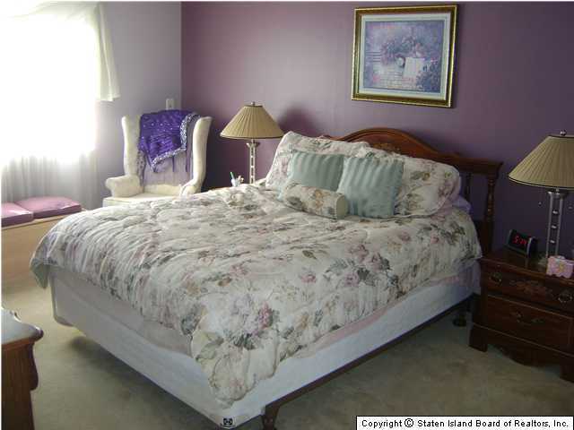 387 Green Valley Road Staten Island, NY 10312 - Photo 8 of 20 Additional Photo