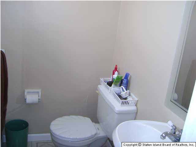 387 Green Valley Road Staten Island, NY 10312 - Photo 9 of 20 Additional Photo