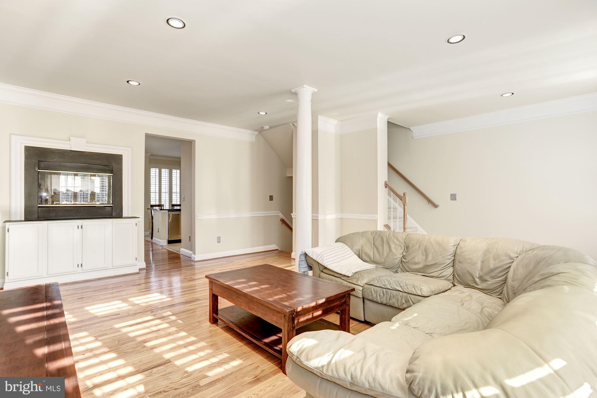11432 Summer House Court Reston, VA 20194 - Photo 9 of 50