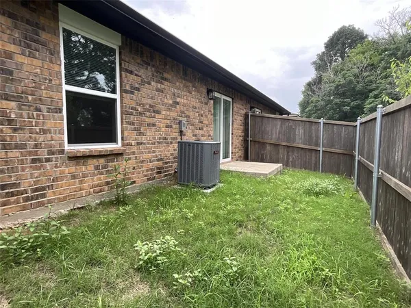 $1,350 | 115 Isabella Street, Mineola, TX 75773
