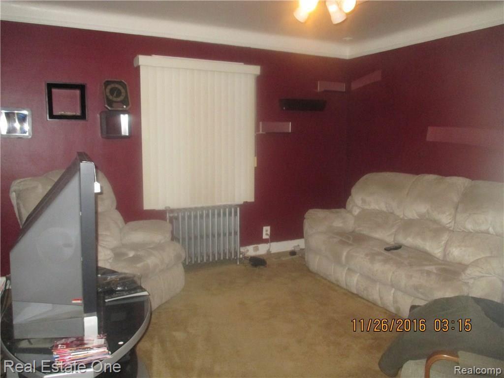 16656 Parkside Street Detroit, MI 48221 - Photo 6 of 33 IMG_1895.JPG