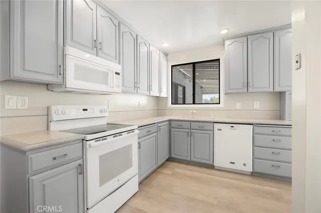 $950,000 | 4944 Coke Avenue, Lakewood, CA 90712