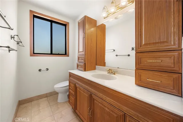 $950,000 | 4944 Coke Avenue, Lakewood, CA 90712