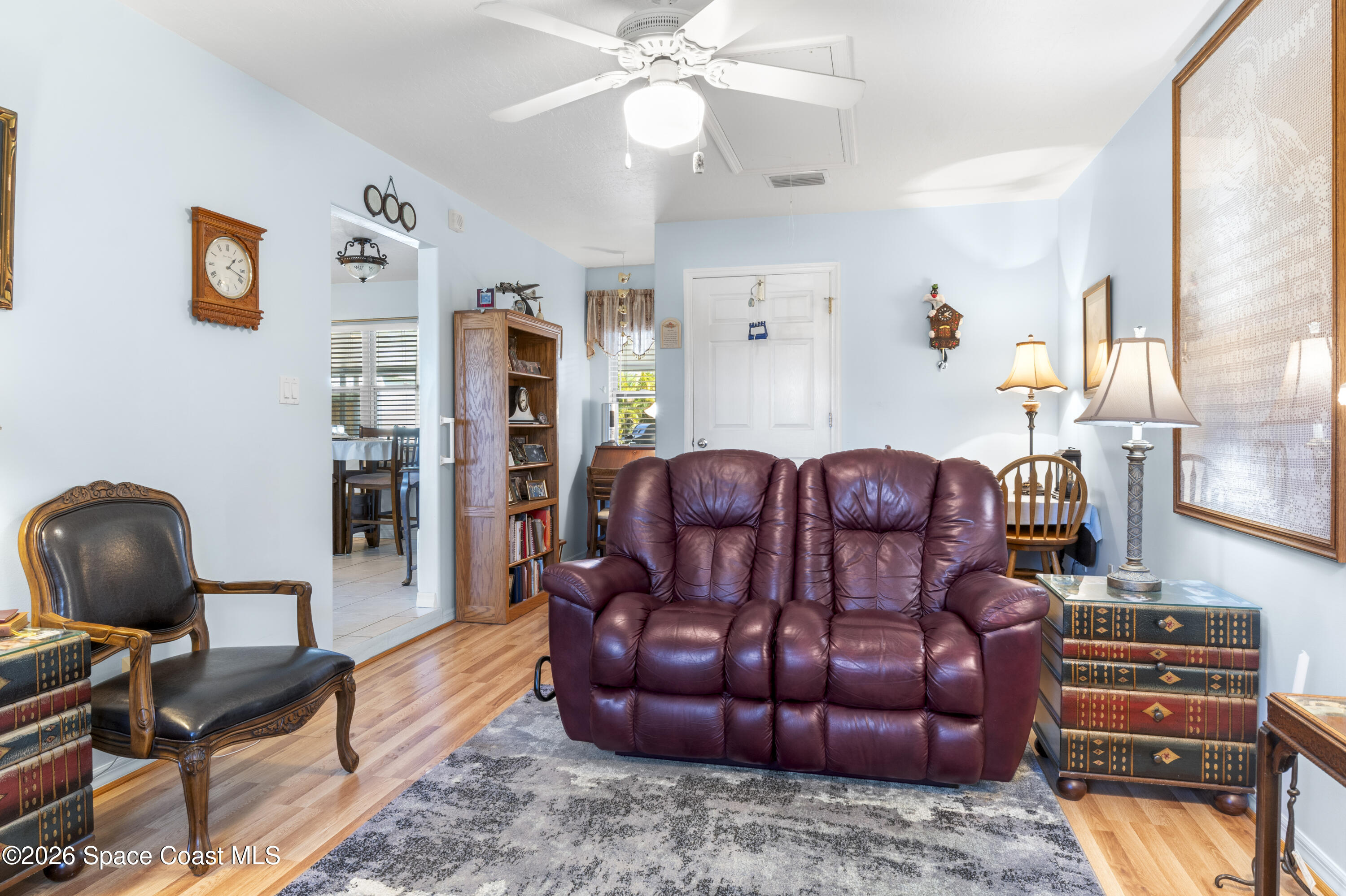 637 Roseland Road Sebastian, FL 32958 - Photo 16 of 36 a living room with furniture
