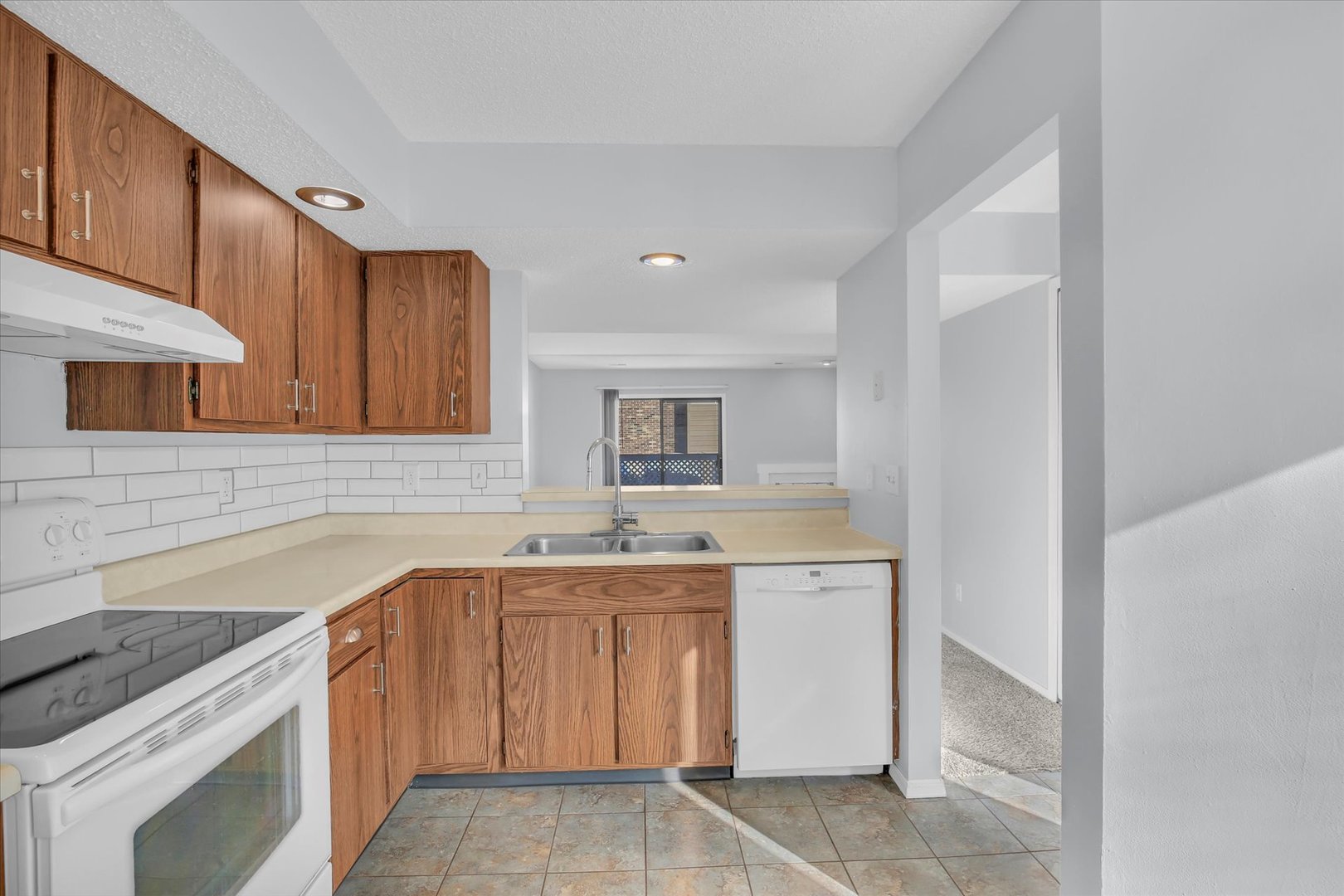 1306 Lancaster Drive Champaign, IL 61821 - Photo 7 of 28