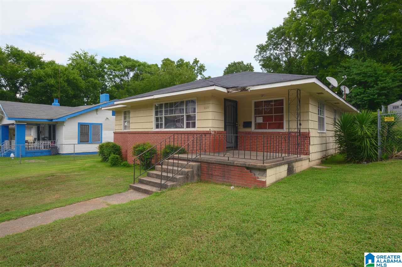 2607 Court R Birmingham, AL 35218 - Photo 2 of 12