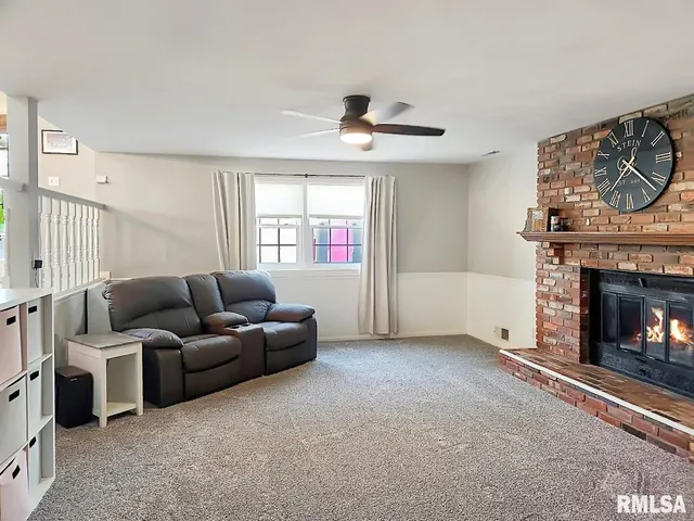 $339,000 | 316 Pinecrest Drive, Germantown Hills, IL 61548