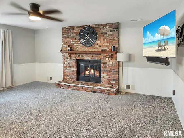 $339,000 | 316 Pinecrest Drive, Germantown Hills, IL 61548