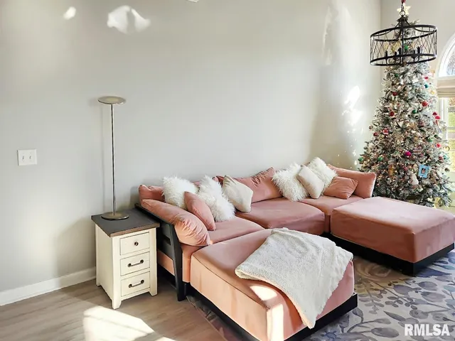 $339,000 | 316 Pinecrest Drive, Germantown Hills, IL 61548