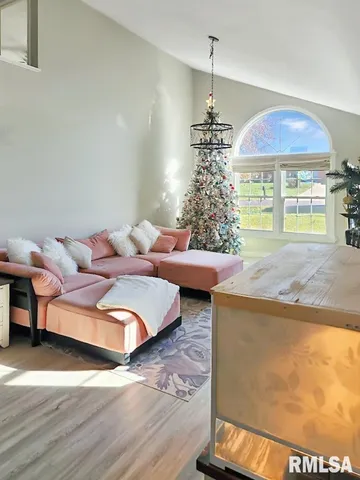 $339,000 | 316 Pinecrest Drive, Germantown Hills, IL 61548