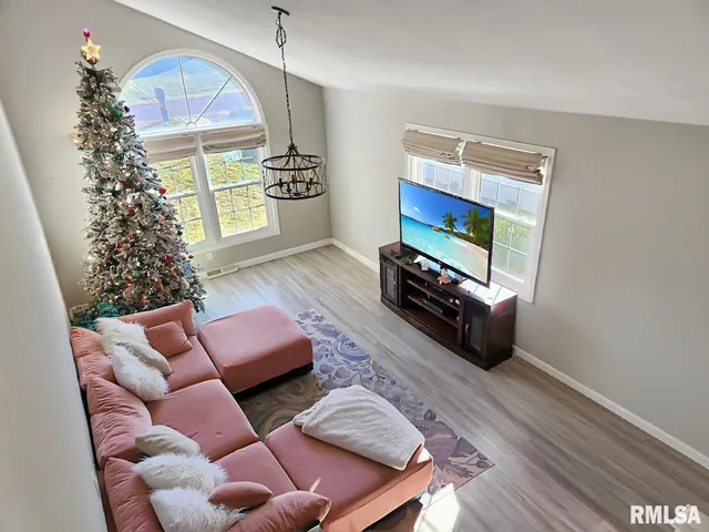 $339,000 | 316 Pinecrest Drive, Germantown Hills, IL 61548