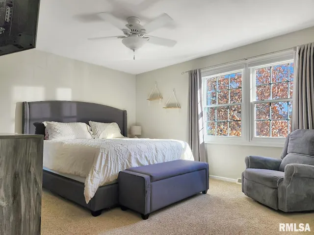 $339,000 | 316 Pinecrest Drive, Germantown Hills, IL 61548