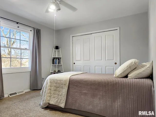 $339,000 | 316 Pinecrest Drive, Germantown Hills, IL 61548