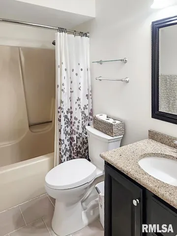 $339,000 | 316 Pinecrest Drive, Germantown Hills, IL 61548