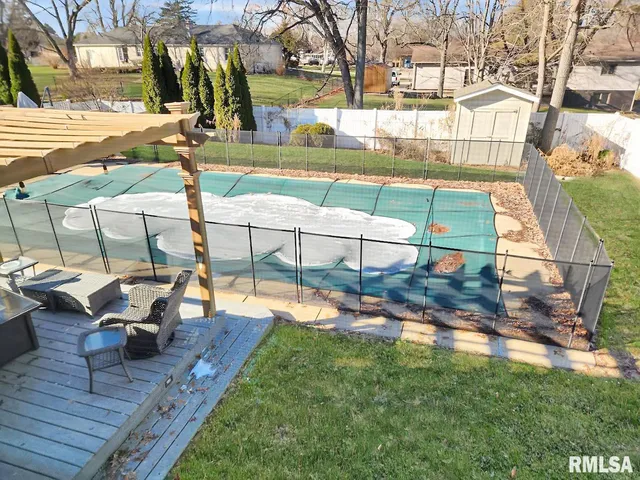 $339,000 | 316 Pinecrest Drive, Germantown Hills, IL 61548