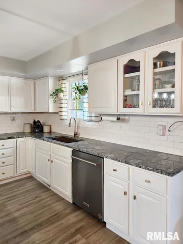 $339,000 | 316 Pinecrest Drive, Germantown Hills, IL 61548