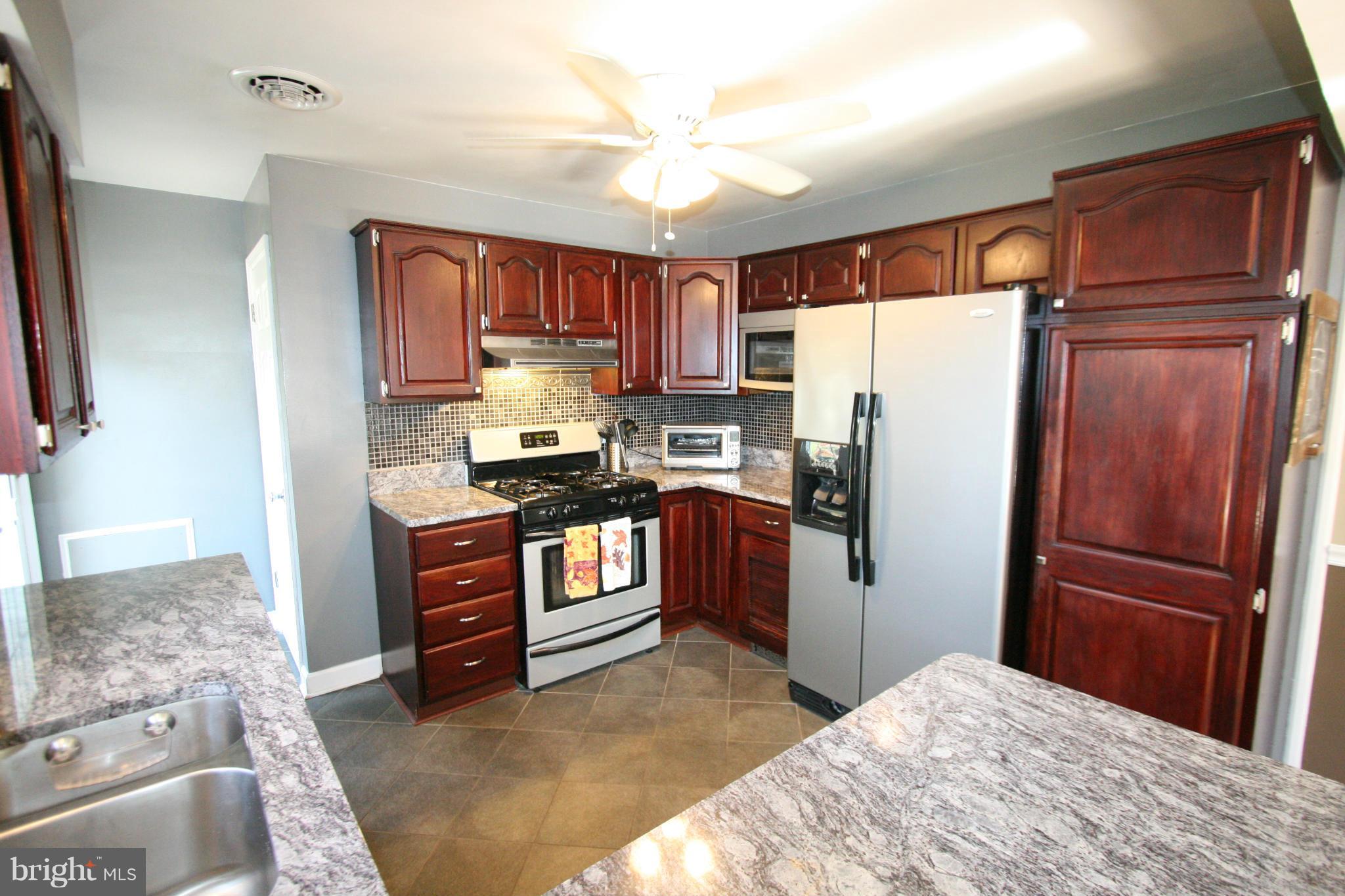 5904 Frederick Street Springfield, VA 22150 - Photo 4 of 23 Lots of Cabinets and Counter space