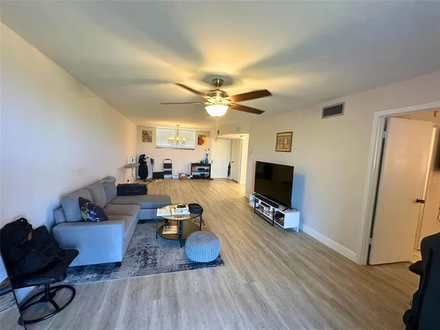 $1,900 | 2420 DC Country Club Boulevard, Unit 306, Deerfield Beach, FL 33442