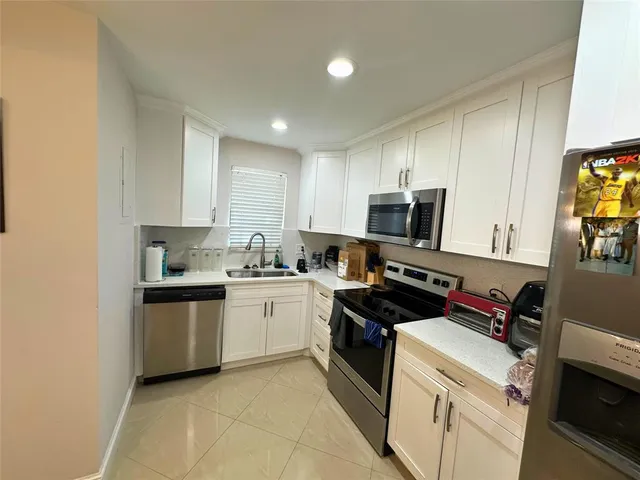 $1,900 | 2420 DC Country Club Boulevard, Unit 306, Deerfield Beach, FL 33442