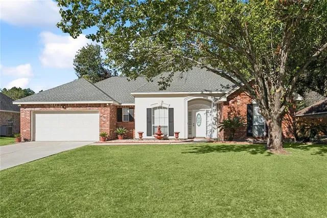 $359,000 | 305 Ave Palais Royal, Covington, LA 70433