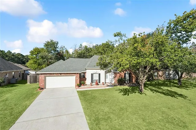 $359,000 | 305 Ave Palais Royal, Covington, LA 70433