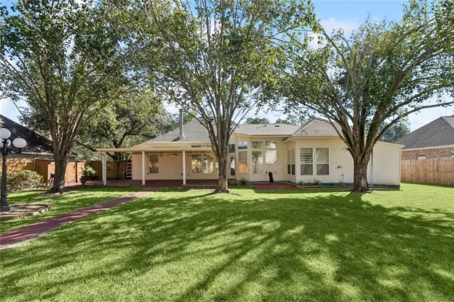 $359,000 | 305 Ave Palais Royal, Covington, LA 70433