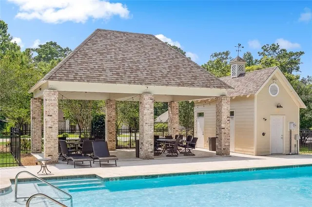 $359,000 | 305 Ave Palais Royal, Covington, LA 70433