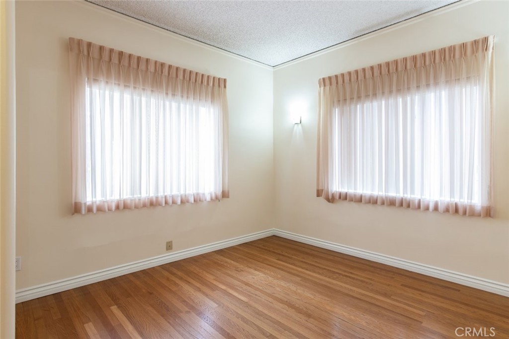 314 West Kenneth Road Glendale, CA 91202 - Photo 18 of 55 Gallery Image 18