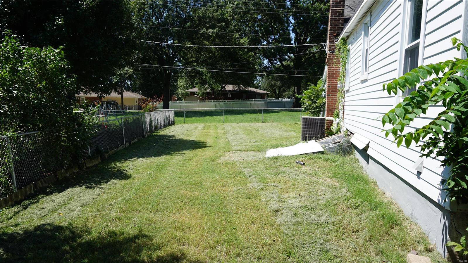 4710 Forman Road St. Louis, MO 63123 - Photo 3 of 24 Gallery Image 3
