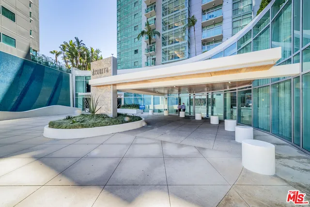 $899,900 | 13700 Marina Pointe Drive, Unit 1018, Marina del Rey, CA 90292