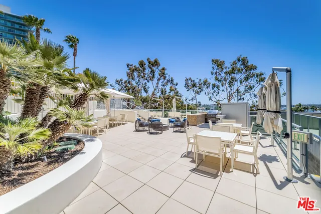 $899,900 | 13700 Marina Pointe Drive, Unit 1018, Marina del Rey, CA 90292