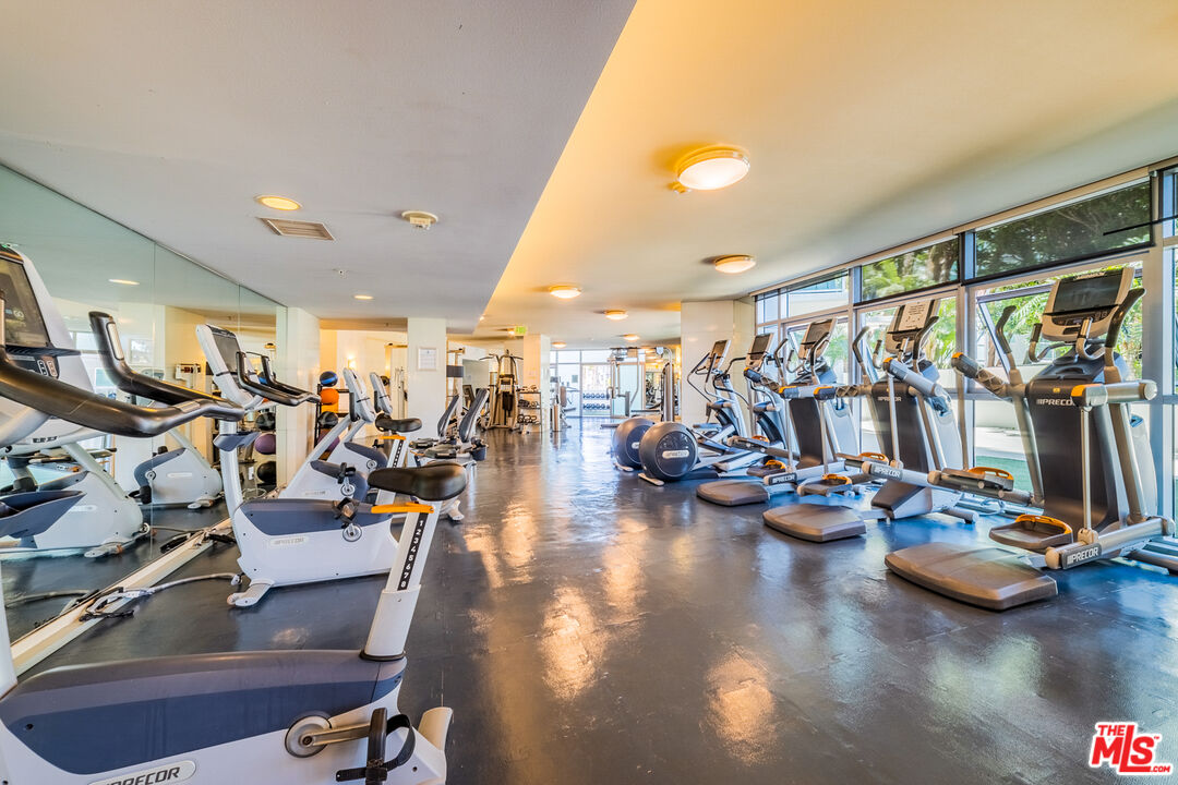 13700 Marina Pointe Drive, Unit 1018 Marina del Rey, CA 90292 - Photo 9 of 11