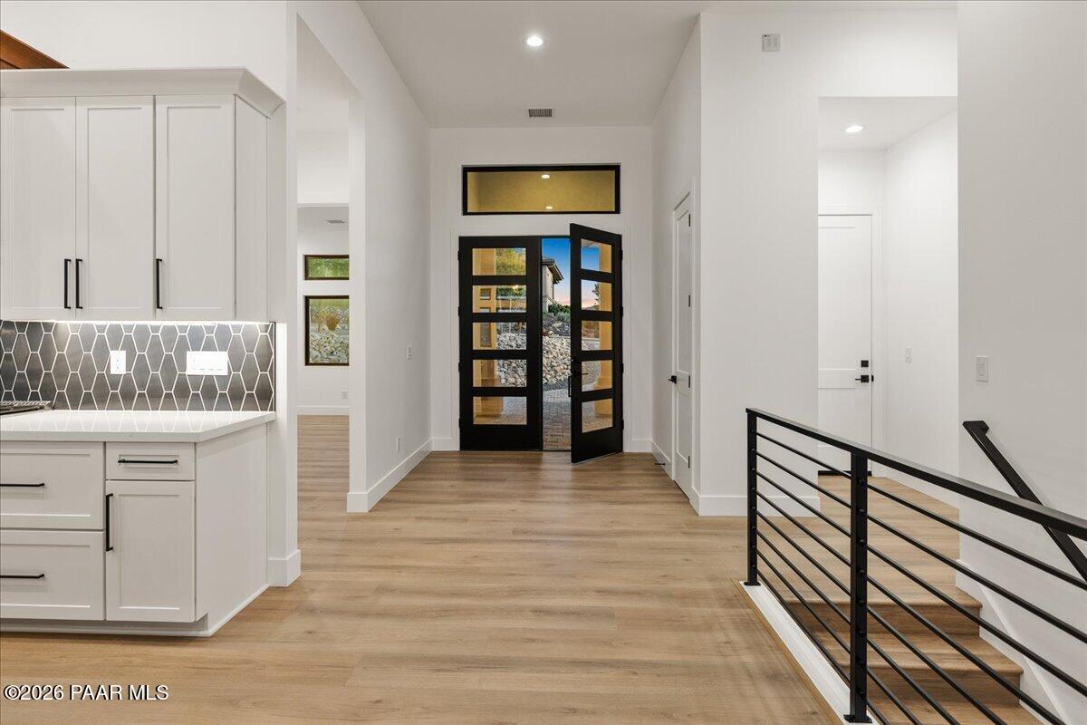 3250 Bar-Circle-A Road Prescott, AZ 86301 - Photo 10 of 48 Entryway - 3250 Bar-Circle-A Rd