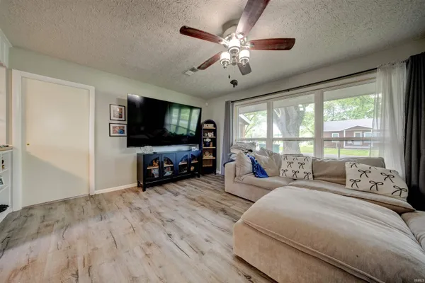 $214,900 | 8760 West Middleton Street, Richland, IN 47634