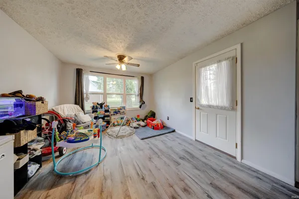$214,900 | 8760 West Middleton Street, Richland, IN 47634