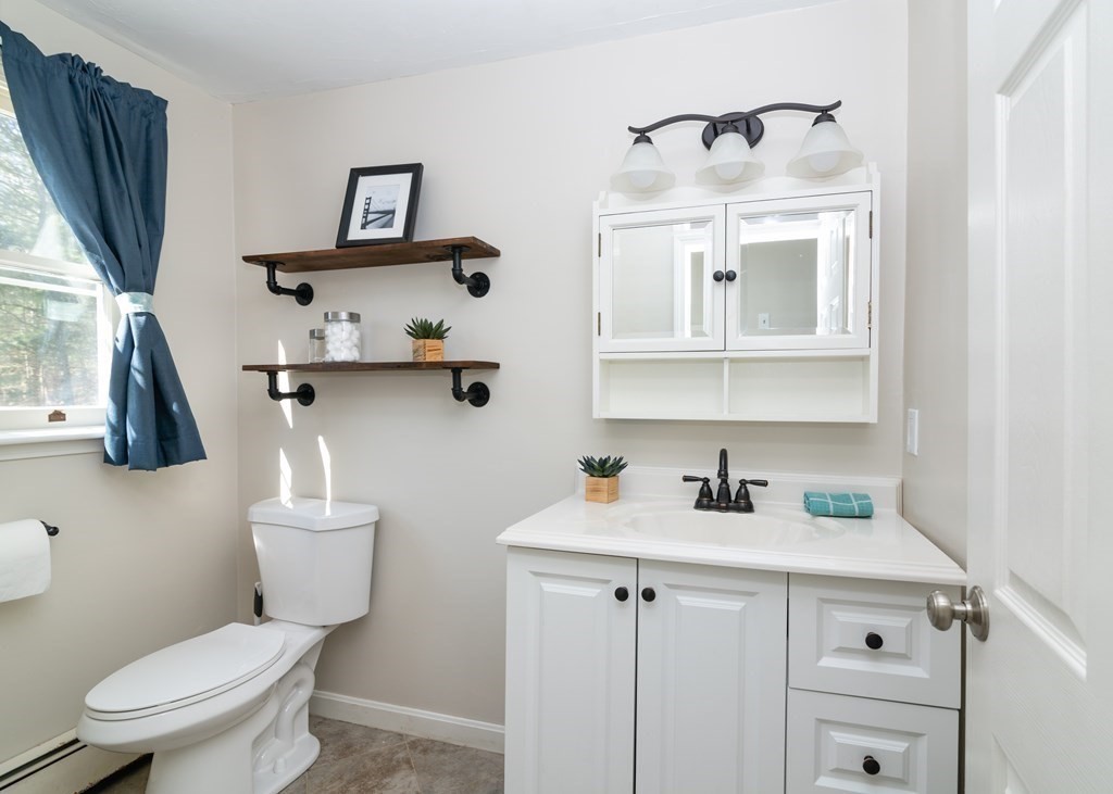 2 Firefly Lane Sandwich, MA 02563 - Photo 11 of 29 Gallery Image 11